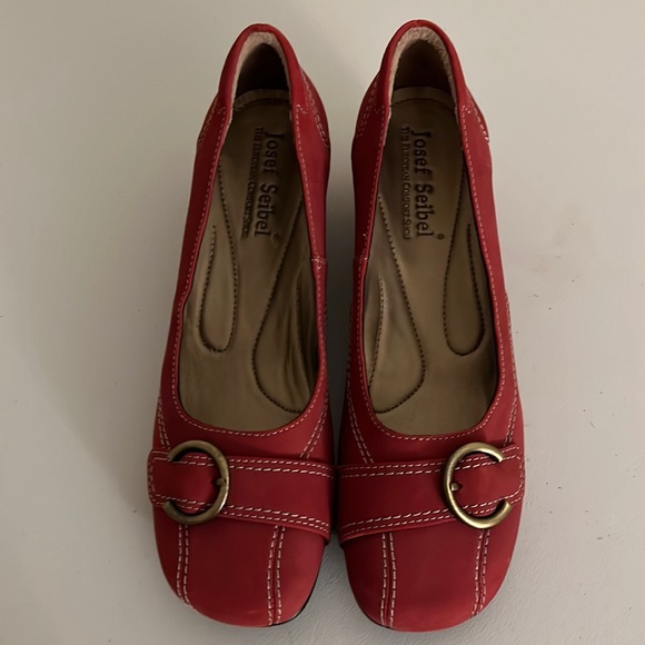 Josef Seibel Red Suede Buckle Wedge - NWOT - Picture 1 of 7